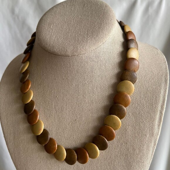 Vintage Wooden Saucer Disc Shape Beaded Boho 70s Style Costume Estate Necklace - Picture 4 of 9